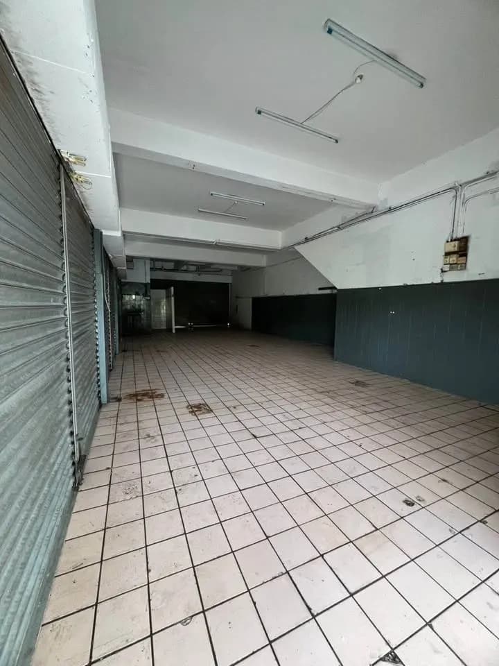 Shop for sale in Sector 79, Faridabad