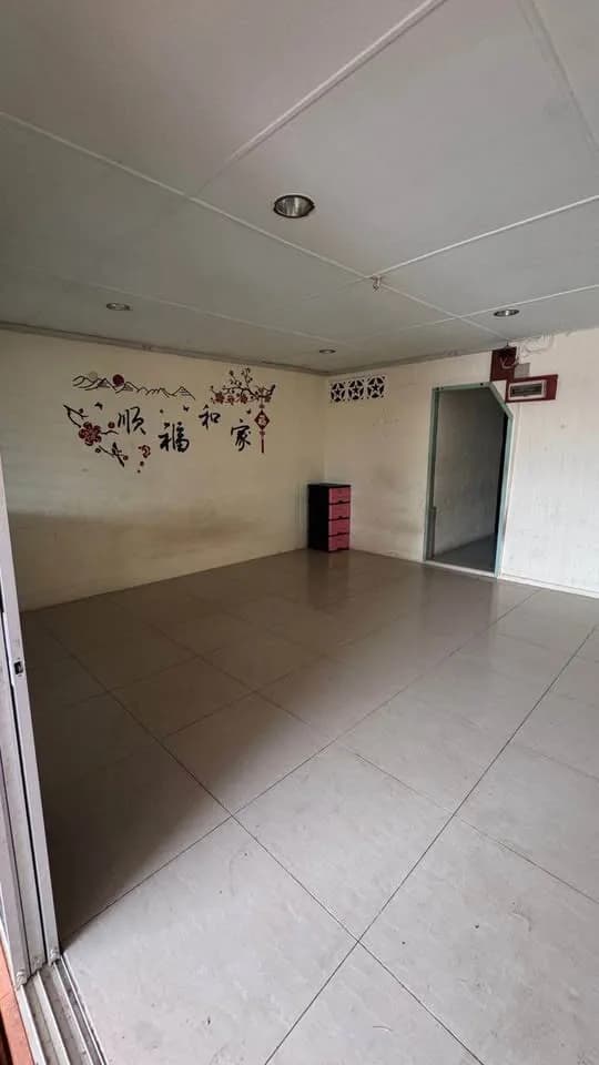 Shop for sale in Sector 79, Faridabad